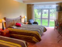 Hotel Ashburton فنادق في اشبورتون