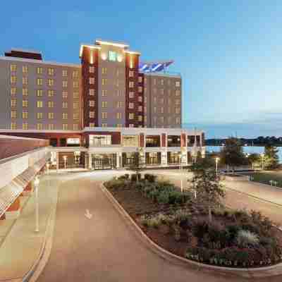 Embassy Suites by Hilton Wilmington Riverfront Hotel Exterior