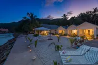 Le Nautique Luxury Beachfront Apartments Hotels in Takamaka