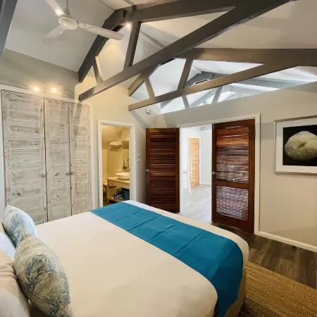 Le Nautique Luxury Beachfront Apartments