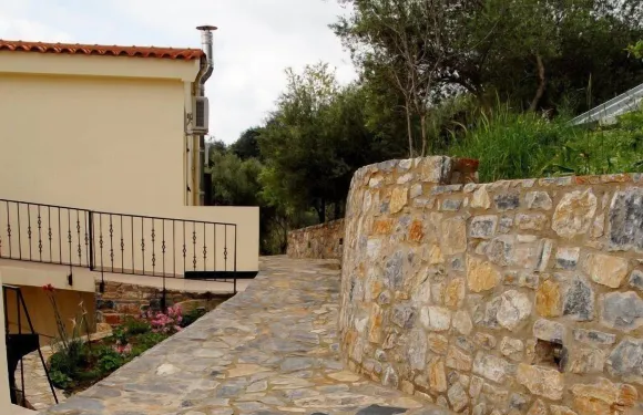 阿波斯佩裏堤斯傳統旅館