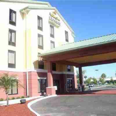 Holiday Inn Express & Suites Port Richey Hotel Exterior