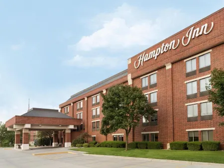 Hampton Inn by Hilton West des Moines Lake Drive Отели в г. Запад Де-Мойн