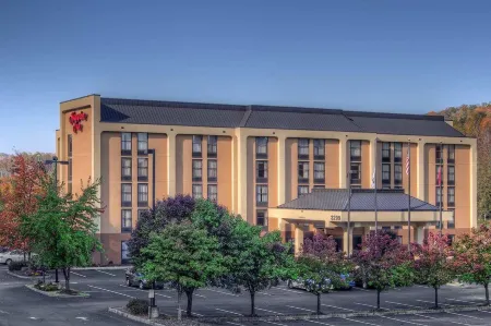 Hampton Inn Bristol Отели в г. Бристоль