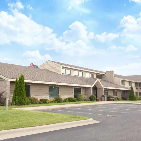 AmericInn by Wyndham Albert Lea