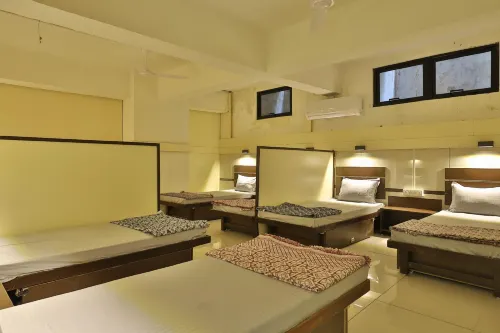 Night-Halt Dormitory - Hostel - Hostels