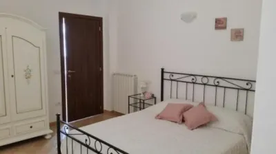 B&B 레 로즈 스펠로 Church of Saint Severinus 주변 호텔