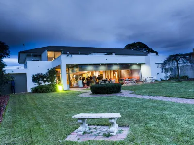 サンダウン リージェンシー のホテル