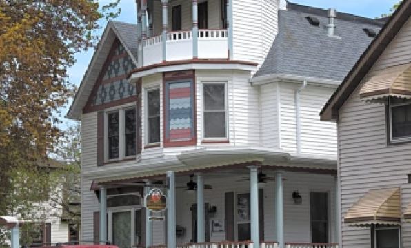 Bondy House Bed & Breakfast - Housity