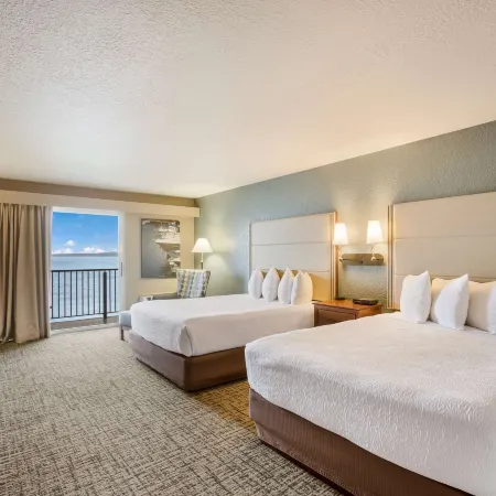 Best Western Harbour Pointe Lakefront