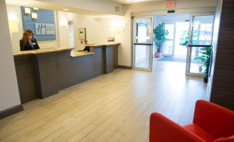 Holiday Inn Express & Suites Chanhassen