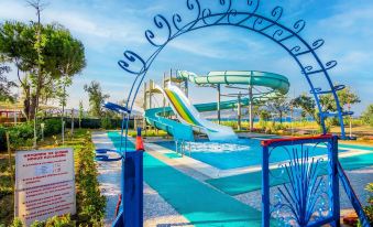 Le Monde Beach Resort & Spa - Housity