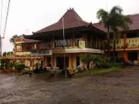 Hotel Paraksari