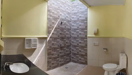 Villa 4Br at Kalicaa Villa Tipe Bora4 Tanjung Lesung Отели в г. Пандегланг