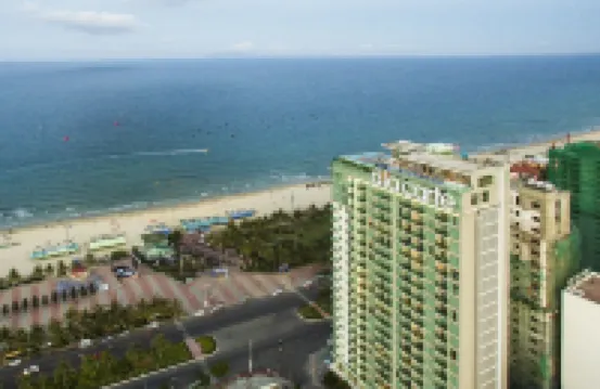 樂卡爾特峴港海灘酒店 鄰近美溪寺的酒店