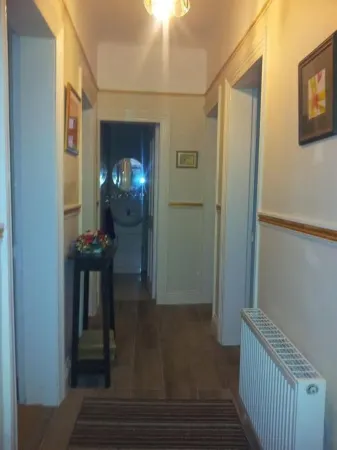 Town House Отели рядом с достопримечательностью «Дулин Кейв»