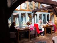 Cromwell Arms Country Pub with Rooms - parking