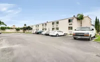 モーテル 6 カーソン カリフォルニア - 駐車場