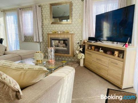 Highfields Holiday Park Clacton Hotel Overview