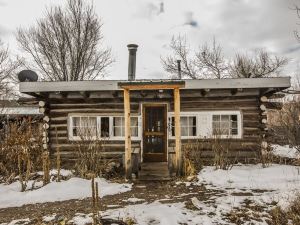 Taos Goji Farm & Eco-Lodge Retreat