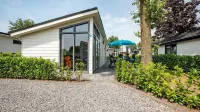 TopParken – Recreatiepark Het Esmeer فنادق في Aalst