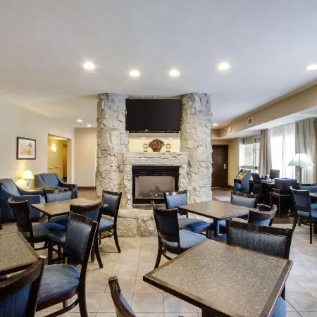 Comfort Inn & Suites Bellevue - Omaha Offutt AFB
