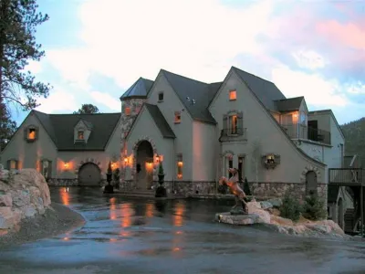 Arrowhead Manor Bed & Breakfast Inn & Event Center Hotels in Evergreen