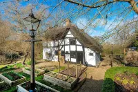 Burnside Hotel Hotels in Old Stratford and Drayton