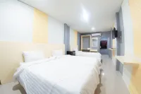 The Room Hotel Kamphaengphet2 Hotels near Wat Ma Khlet