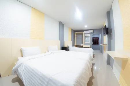 The Room Hotel Kamphaengphet2 Отели в г. Kamphaeng Phet