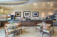 Wingate by Wyndham St. George - فطور