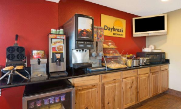 Days Inn by Wyndham Cameron