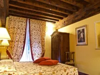 Hotel la Luna Hotels near Via Fillungo
