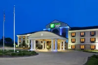 Holiday Inn Express & Suites Wadsworth Отели в г. 
