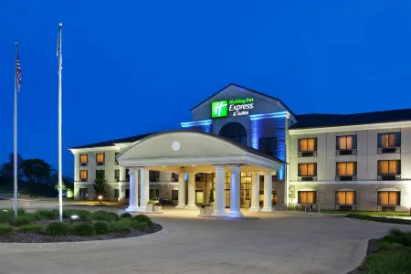 Holiday Inn Express & Suites Wadsworth