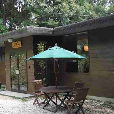 館詰め鴨川 Hotel Exterior