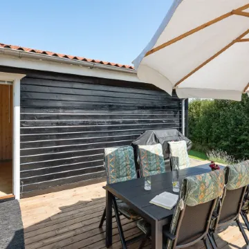 "Kai" - 500m to the Fjord