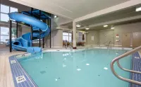Pomeroy Hotel Fort St. John - Pools