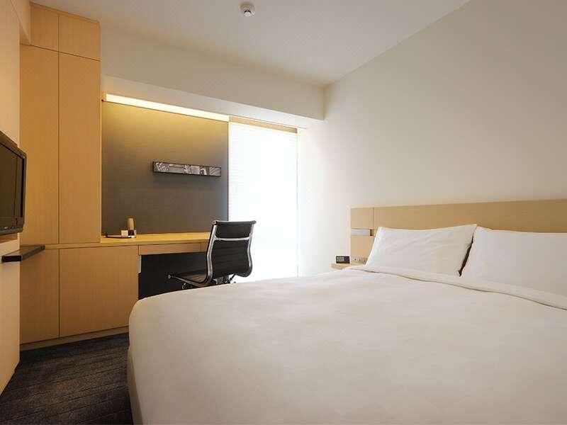 3. 하카타 도큐 레..