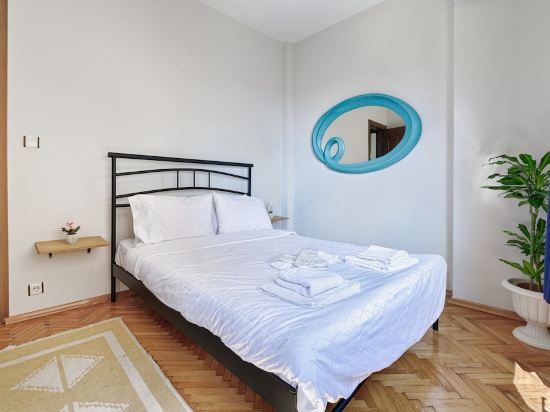 Spacious Prime Location 2Br w Sea View