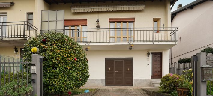 Bonny Hotels in Luino