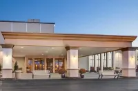 Wyndham Omaha/West Dodge