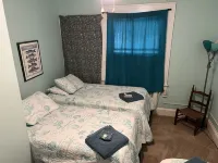 Historic Beach Side Getaway - Pet Friendly, Wifi 3 Bedroom Cottage by Redawning Hotels in Norfolk