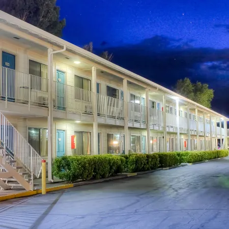 Motel 6 Bishop, CA