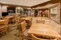 Super 8 by Wyndham Woodburn