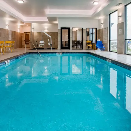 Days Inn & Suites by Wyndham Duluth by the Mall