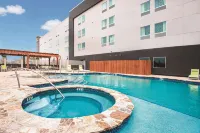 La Quinta Inn & Suites by Wyndham McAllen Convention Center - Pools