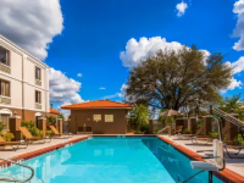 ベストウェスタン プラス ブラデントン ホテル & スイーツ ブレーデントンのホテル