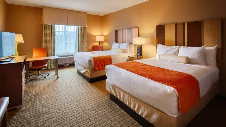 Best Western Plus Flatonia Inn Отели рядом с достопримечательностью «Tower 3»