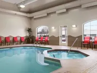 Days Inn & Suites by Wyndham Brandon Hotels in Brandon